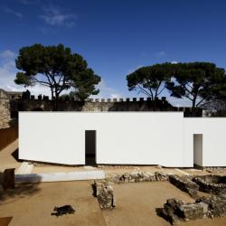 Castelo de S. Jorge | João Luís Carrilho da Graça | Lisboa | © Fernando Guerra